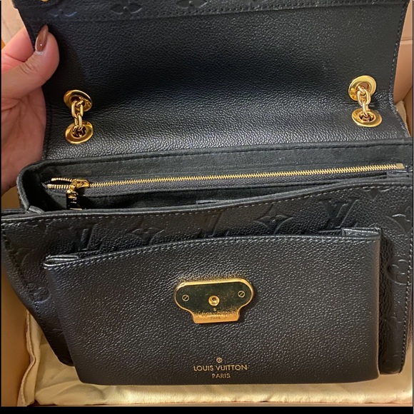 Louis Vuitton - Picture 4 of 8